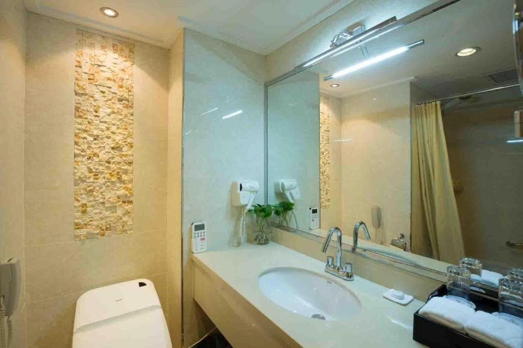 ฉางชุน การ์เดน โฮเต็ล Hotel ภายนอก รูปภาพ